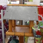 Bird feeding platform