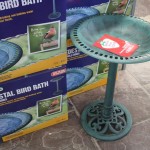 Pedestal bird bath