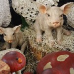 Plastic animals for gardens pigs Plastic animals for gardens pigs